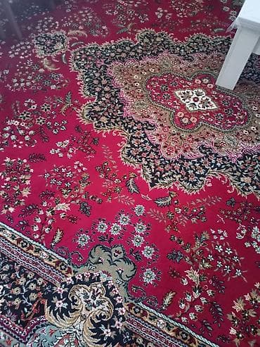 xalça işlenmiş: 3ün4ə iran xalçası.yeni kimidir.bu xalçadan 2dənə var hər biri 200 — 2