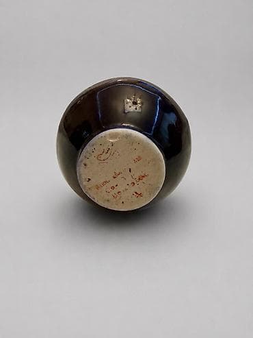 alize puffy: Bir vaza, Keramika — 3
