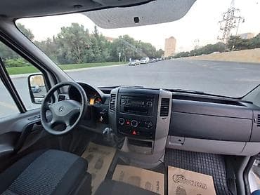 man sat: Mercedes-Benz Sprinter: 2.2 l | 2007 il Van body type — 10