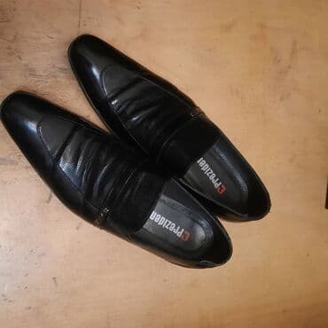 əyaqabı: Ayaqqabi çox az geyinilib toydan toya heç bir defekti qətiyyən yoxdu — 4