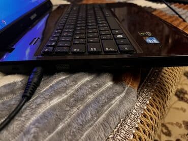 Samsung: Samsung noutbuk Xüsusiyyətlər: - Ekran: təxminən 15.6" - Prosessor — 5