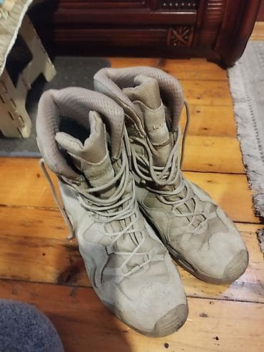 batinka: Taktiki/yürüş çəkmələri – bej/rəngli. voyeniy ayakablari ax geynilib — 1