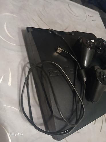 Sony PlayStation 3 konsolu iki ədəd pultu ilə birlikdə təklif olunur — 2