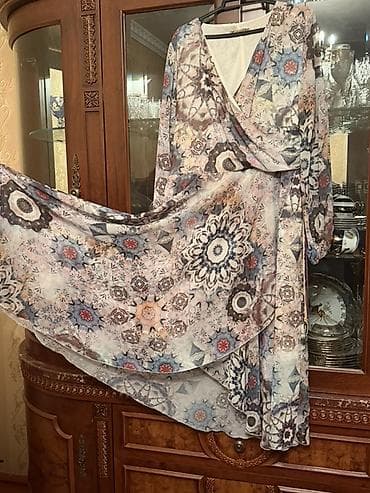 qadın paltoları: Qadın geyim dəsti və paltarlar 1) Qəhvəyi şifon 2 hissəli dəst - — 2