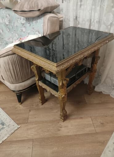 masa kafedrası: İşlənmiş, Açılmayan, Şüşə, Dördbucaq masa — 1