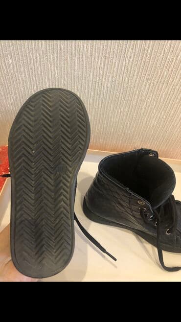 uşaq krossovkaları: Botinki,26 razmer,turkiye istehsali,chox yaxshi veziyyetde — 2