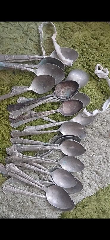 Retro metal qaşıqlar dəsti - Təxminən 18 ədəd metal masa qaşığı -