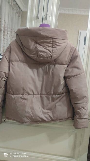 gödəkçələr: Tecılı satilir.Kurtka çox gözəl duruşu var.razmer uyğun olmadığı üçün — 5