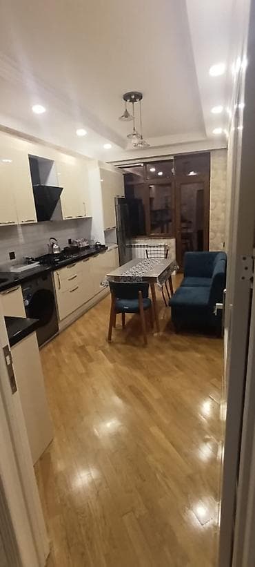 Mənzillər: Nizami Rayonu Qara Qarayev Metrosuna Yaxın Zəngi Liseyinin Yanında My — 8