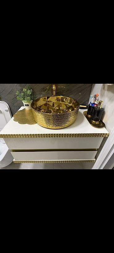hamam dolapları: Qızılı dekorlu hamam mebeli dəsti satılır, baha alınıb, az işlənib,heç — 3