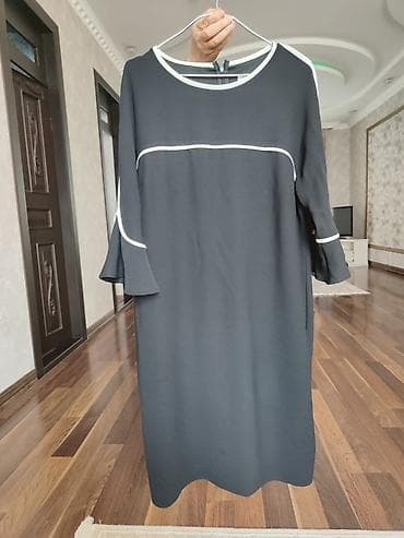 Qadın geyimi – qara rəngli midi uzunluqda paltar - Model: sadə düz — 1