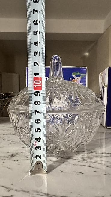 Şirniyyat qabı – qapaqlı, şüşə/kristal naxışlı dizayn. Xüsusiyyətlər — 3