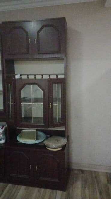 memar: Bakı, 3 otaqlı, Köhnə tikili, m. Memar Əcəmi, 100 kv. m — 2