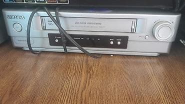 iphon 11 pro max: Samsung VHS videomaqnitofon - Model: SVR-151 (üzərində “x400 Super — 1