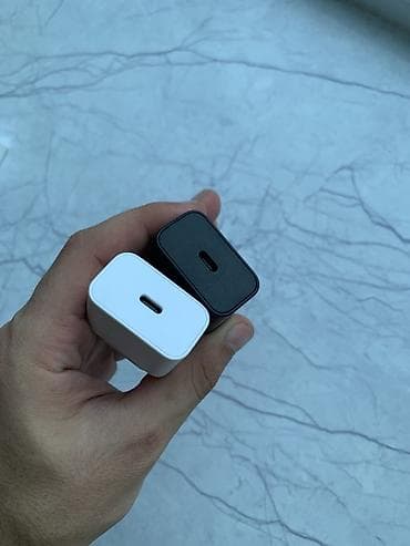 powerbank samsung: 2-DƏ 4 AY İSTİFADƏ OLUNUB BİR YERDE 55 MANATDIR Məhsul: Samsung — 2