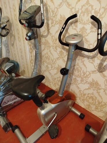 Məhsul: Stasionar velotrenajor Xüsusiyyətlər: - Şaquli tipli, kompak