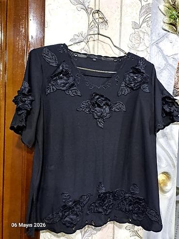 qış botları: Qara qadın bluzu – GÜZYYANG, ölçü: XL - Model: qısaqollu, rahat kəsim — 1