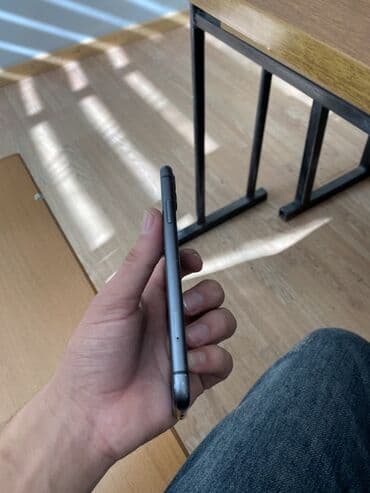 sert disk: IPhone 11, Qara, Face ID — 3