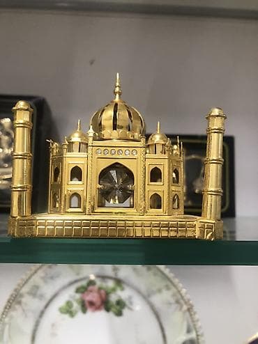 Винтажная модель Тадж-Махал Сваровски покрытая золотом lalafo.az -da Винтажная модель Тадж-Махал Сваровски покрытая золотом