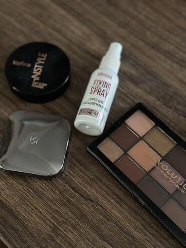 tanqa qadın trusikləri: Kosmetik dəst, Makeup Revolution, 4 məhsul — 1