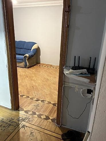 zigda heyet evi: 🏠 Kirayə verilir – İnşaatçılar metrosunun yaxınlığı 📍 Köhnə tikili — 5