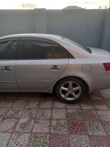 hyundai sonata nece masindir: Hyundai Sonata sedan – gümüşü rəng Xüsusiyyətlər: - Avtomatik — 4