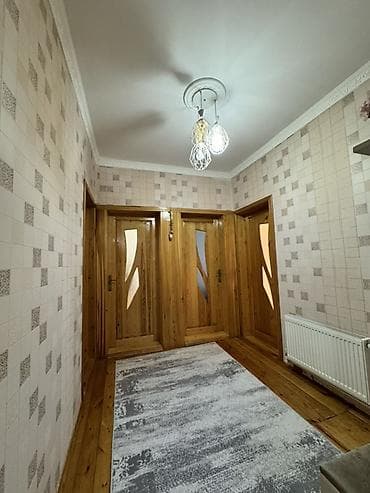 элитные 3 комнатные квартиры: 3 otaqlı mənzil – zövqlü interyer və mebellə - Geniş zal: dekorativ — 3