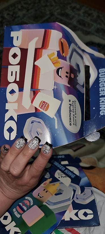 zibil masini satisi: 5 dənə var Məhsul: Burger King “Robox” (Roblox temalı karton qutu — 2