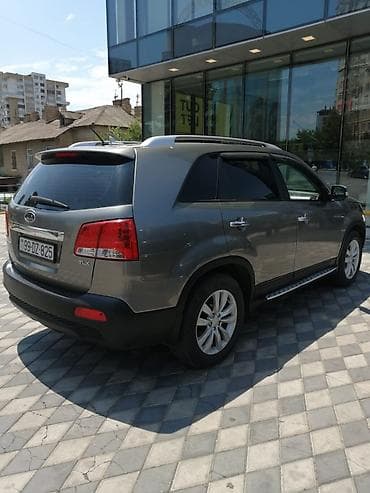 w210 diskler: Kia Sorento: 2.2 l | 2011 il Krossover — 6
