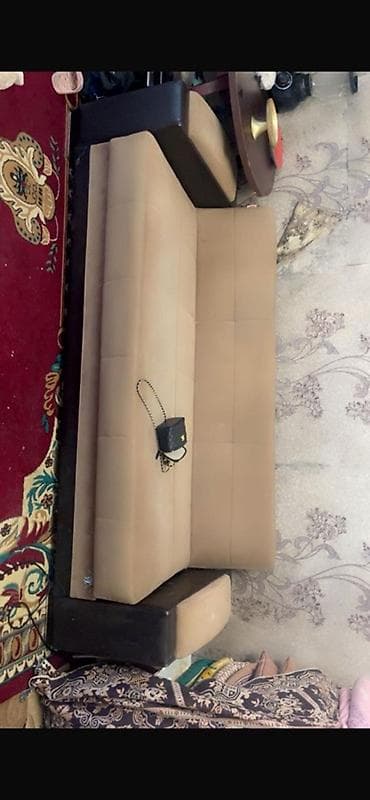 divan ofis: Embovud istehsalı.Bej rəngli, sadə dizaynlı divan - İki qol hissəsi — 1