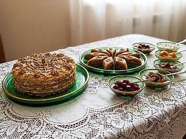 Yaşıl şüşədən desert/qəlyanaltı dəsti - Tərkibi: 2 ədəd böyük oval — 1