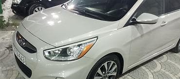 Hyundai Accent: 1.6 l | 2015 il Sedan — 2