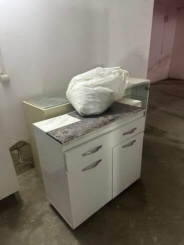 desmal desti: Gözəllik/saç salonu üçün mebel dəsti Tərkib: - Vizaj masası: geniş — 2