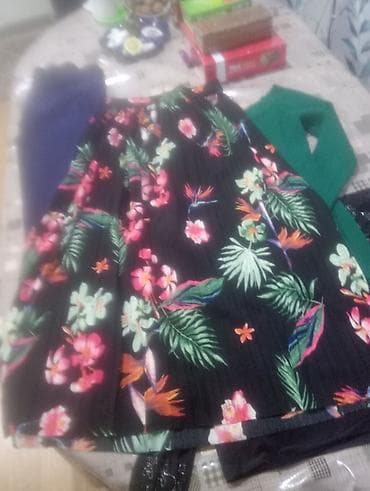 Cox az geyinilb razmer uygun olmadigindan satilir