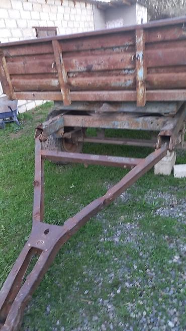 lapeti: Kənd təsərrüfatı üçün ikioxlu traktor qoşqusu - Güclü metal karkas və — 1