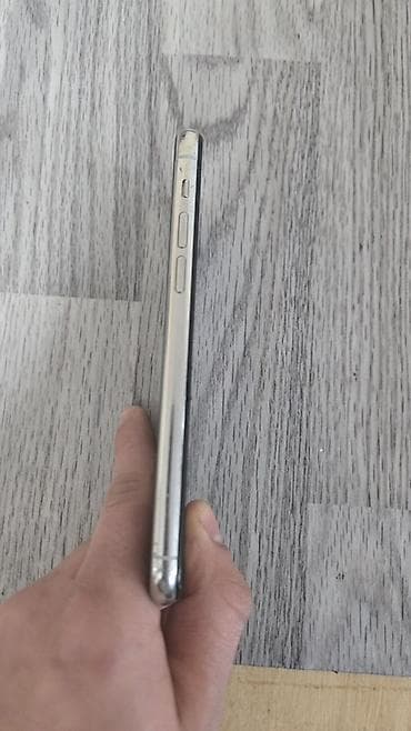 telefon a11: IPhone 11 pro 256 yaddaş 79 pil . Problemlər : -Ekran dəyişib -Zəng — 2