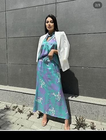 ag etek: Zərif naxışlı, uzun ipək effekti olan qadın dəsti. - Rəng — 3