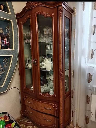 bufet: Klassik üslubda vitrin şkaf - Material: təbii ağac teksturalı korpus — 1