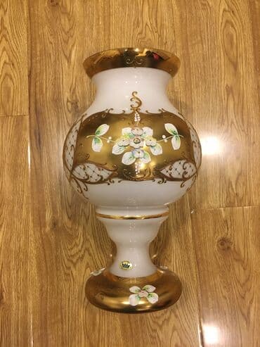 gül dekoru: Bir vaza, Bogem şüşəsi — 1