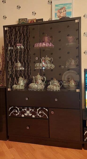 TV altlığı, Kredit yoxdur