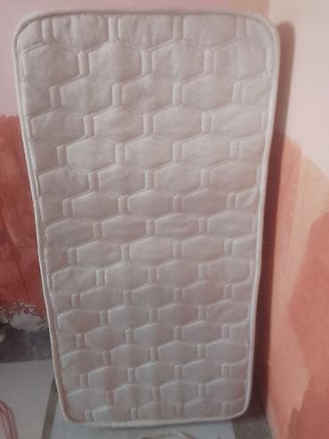 Uşaq çarpayısı dəsti satılır. Dəstə çarpayı karkası, uyğun ölçülü — 2