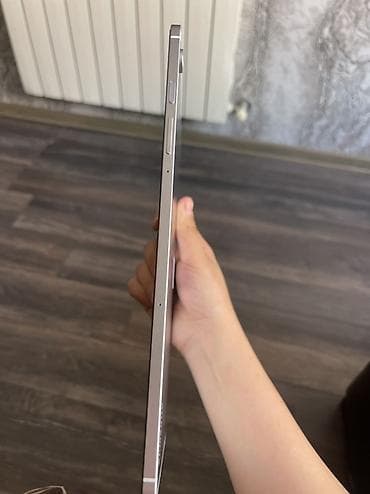 ipad tablet: Samsung planşet - Model: Samsung Galaxy Tab (metal gövdə, arxa — 4