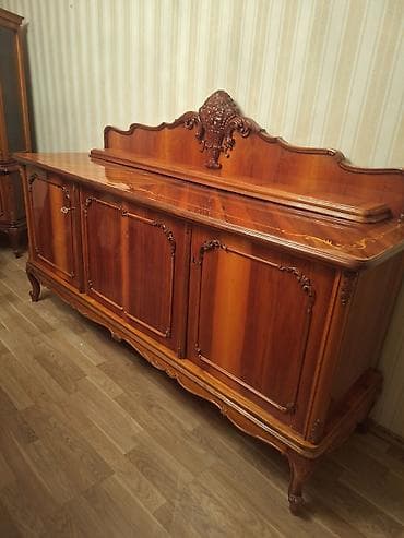 Rumuniya mebeli rumunski kamod Klassik üslubda taxta komod / lalafo.az -da Rumuniya mebeli rumunski kamod Klassik üslubda taxta komod /