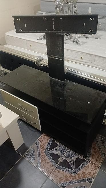 Мебель: Yataq otağı mebel dəsti Tərkib: - 4 qapılı qarderob: iki mərkəzi — 4