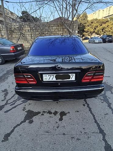 Mercedes-Benz E-Class: 2.2 l | 2000 il Sedan — 6