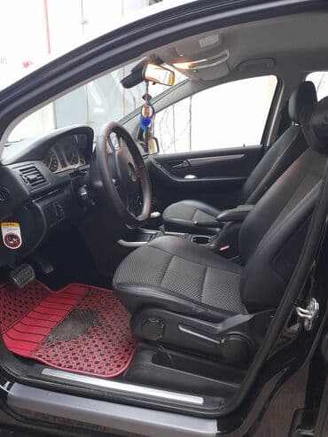 фольксваген гольф 1 4: Mercedes-Benz B 170: 1.7 л | 2008 г. Хэтчбэк — 12