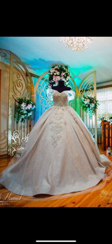 fasonlar 2023: Zərif gəlinlik - Rəng: açıq şampan/ivori tonlarında - Üst hissə — 1