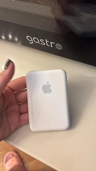 Apple MagSafe Battery Pack – ağ rəng. 320 azn alinib. Yeni kimidir lalafo.az -da Apple MagSafe Battery Pack – ağ rəng. 320 azn alinib. Yeni kimidir