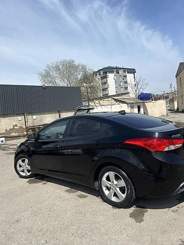 93 opel astra: Hyundai Elantra: 1.6 l | 2012 il Sedan — 10