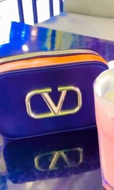 seleme pul verilir 2021: Çiyin çantası, Valentino, Yeni — 1